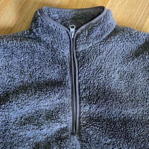H&M half zip fleece pullover in a lilac purple (2020) - Picture 3 of 5